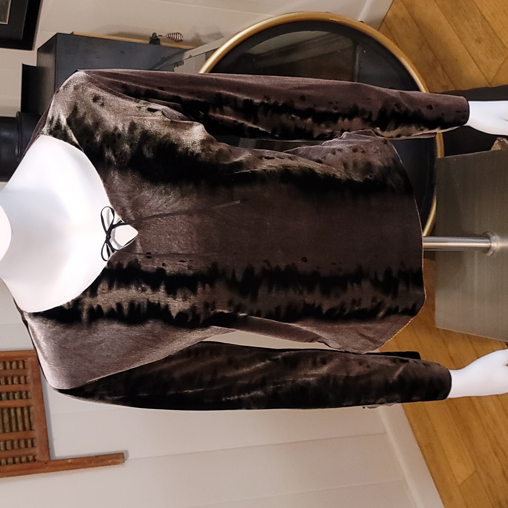 Lightning Strike Velvety Long Sleeve Split Cuff Top w/Neck Tie Sz. S